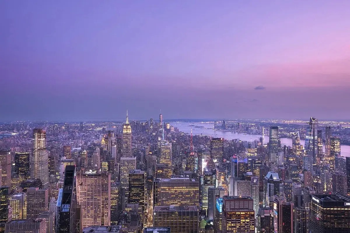 ニューヨークの111 West 57thの住戸と共用部
