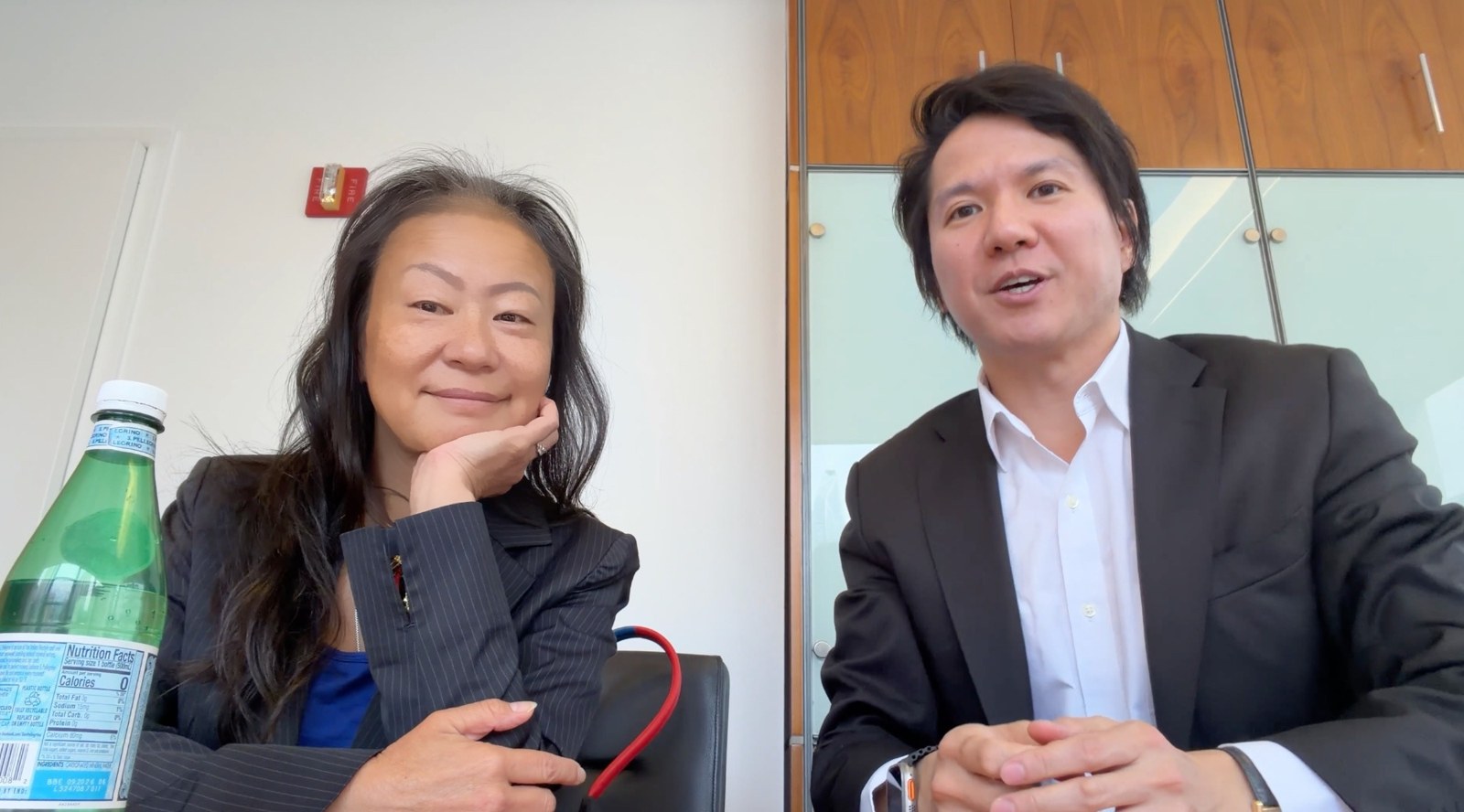 これから挑戦する方へのメッセージを語る長谷川様と小野寺
